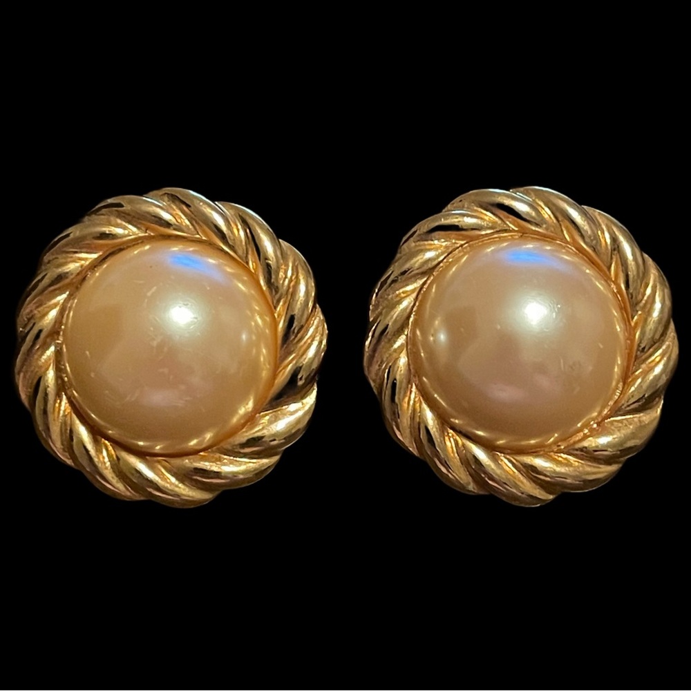 Vintage Clip On Earrings